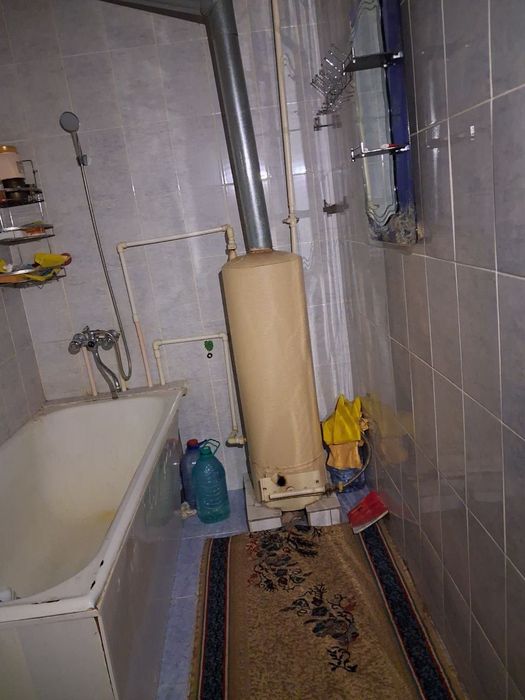 Чирчик ш. Навоий Высоко потолочный кирпичный дом 1х/2/2