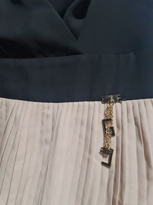 Елегантна рокля и розова рокля Zara