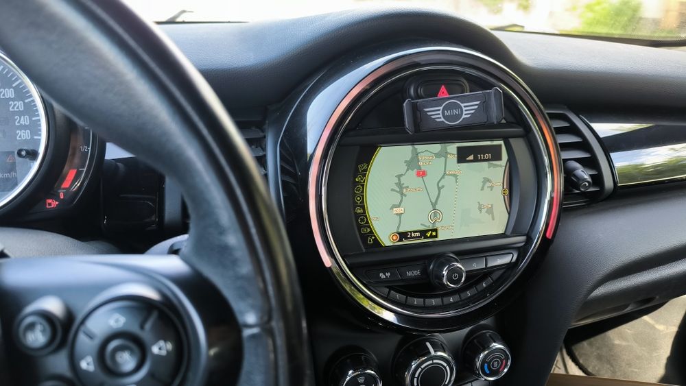 Vând Mini Cooper D F55 4 uși 2018