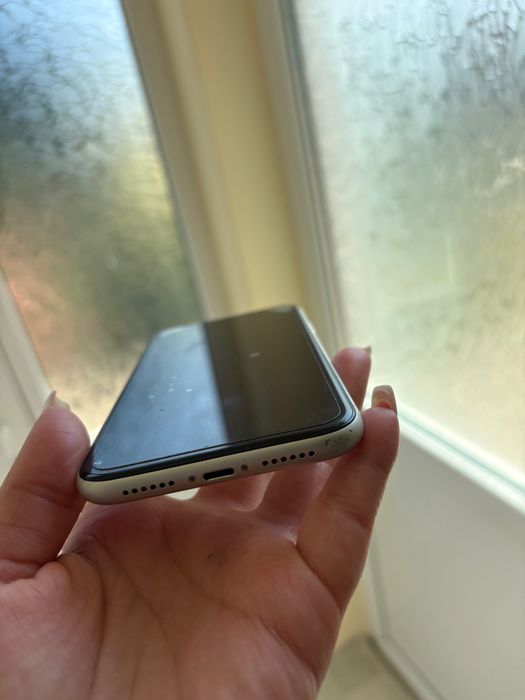 IPhone XR запазен