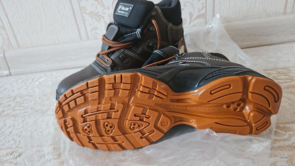 Продам рабочие ботинки сефти ки