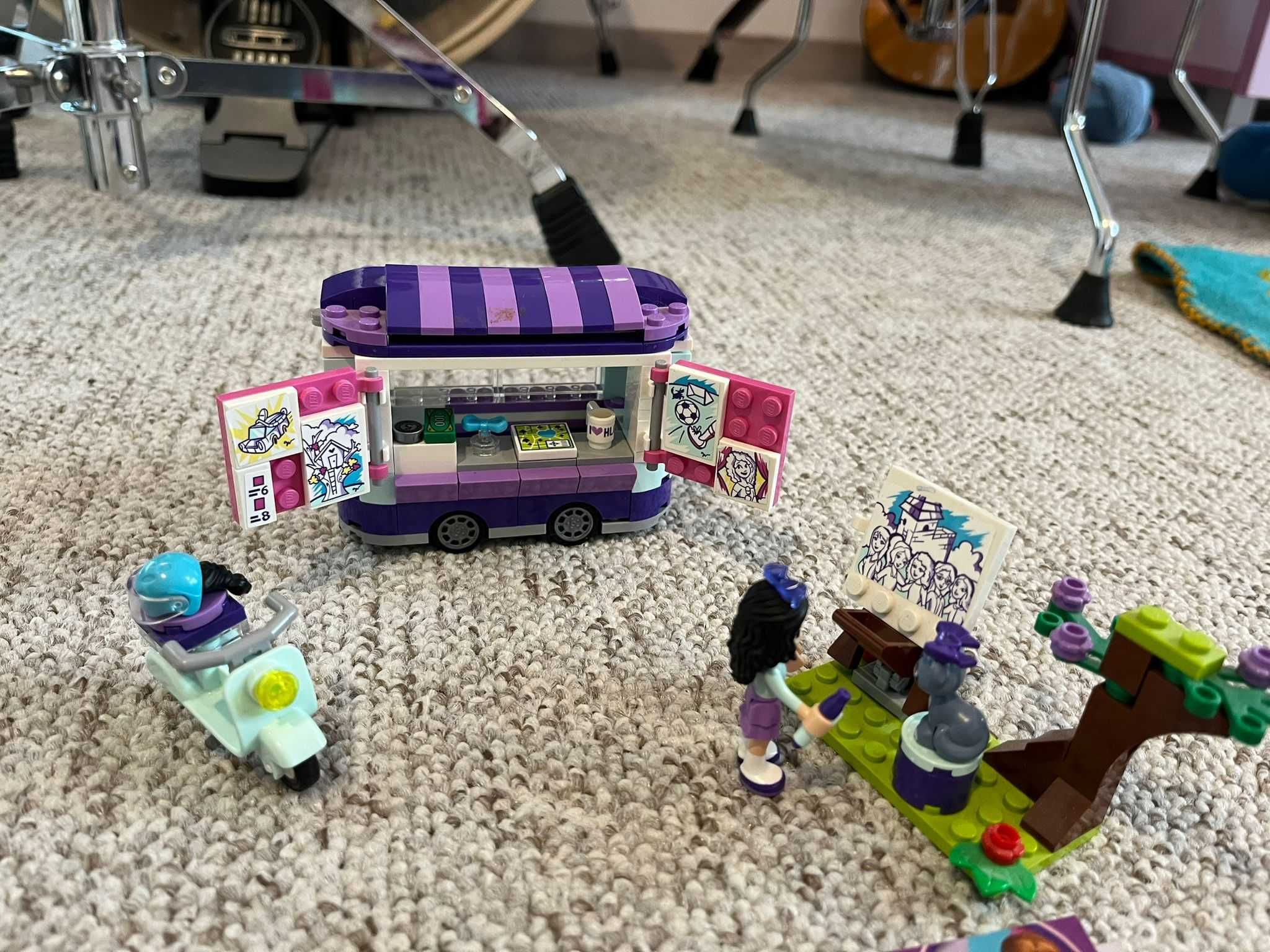 Lego friends emma's 2024 art stand 41332