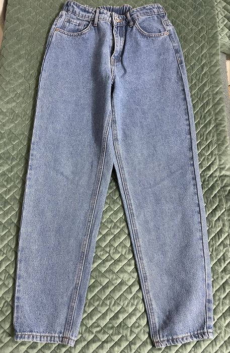 Продам новые джинсы на девочку