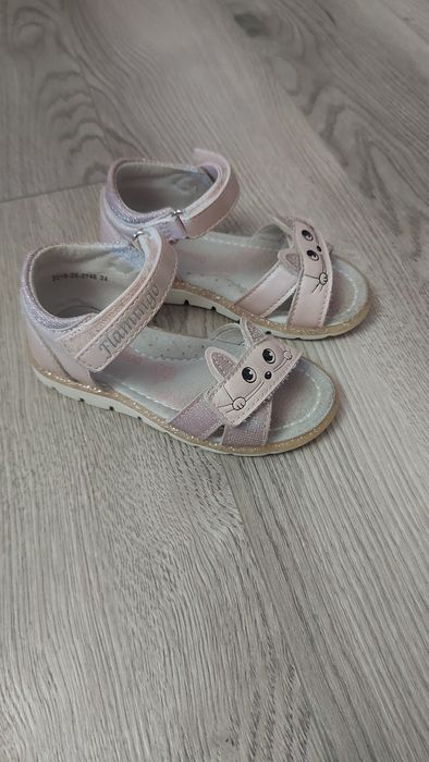 Сандалии для девочки