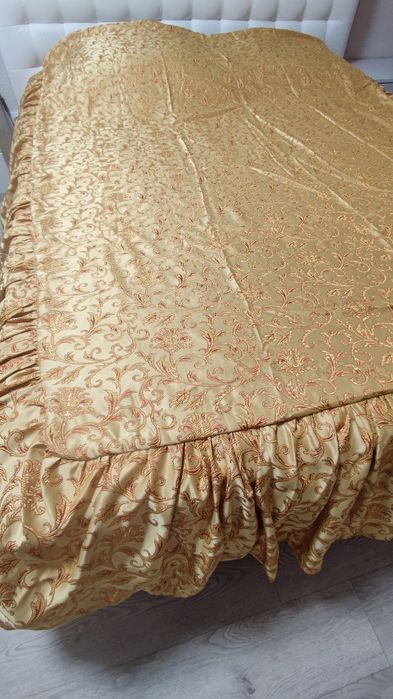 Продам покрывало на кровать