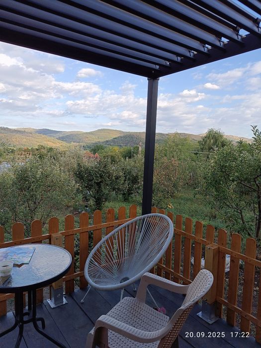 Căsuța din livadă de vânzare