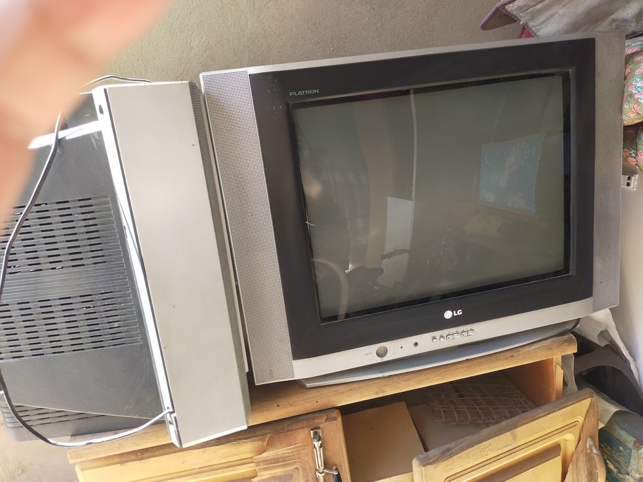 Продам телевизор LG flatron