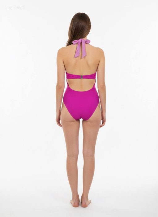 Продам купальники фирменые новые