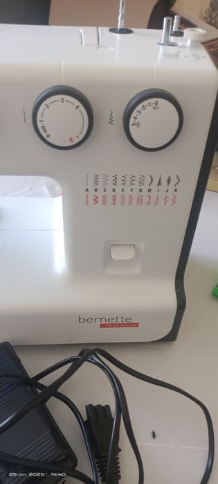 Продам  швейную машинку Bernette