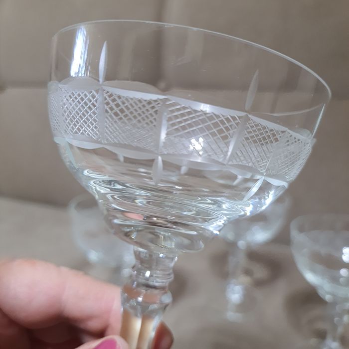 Set 4 pahare din cristal – elegante și rafinate