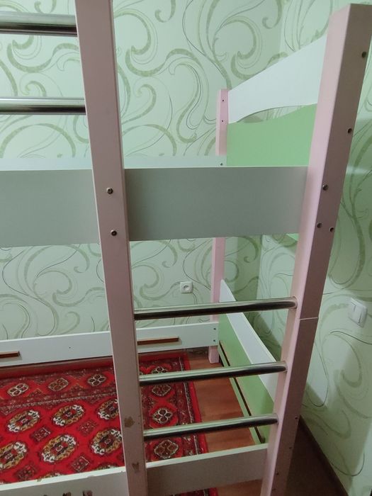 Двухъярусная кровать