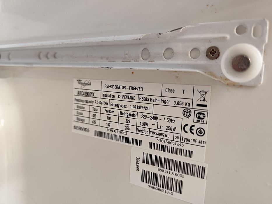 Голям хладилник Whirpool с проблем