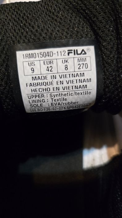 Продам новые кроссовки