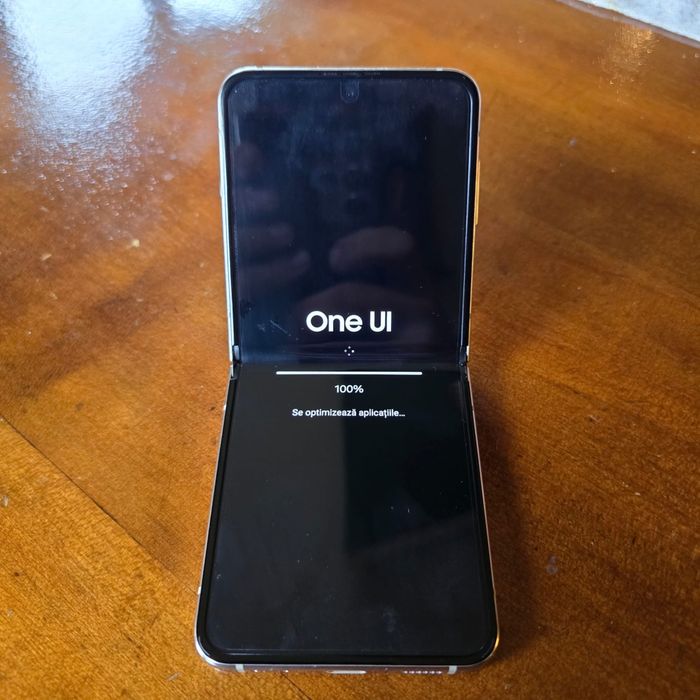 Samsung Z flip 5 nou