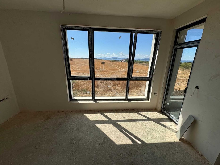 Продава се Къща в Поморие - 196 кв.м за 1404 €/кв.м - Снимка #1