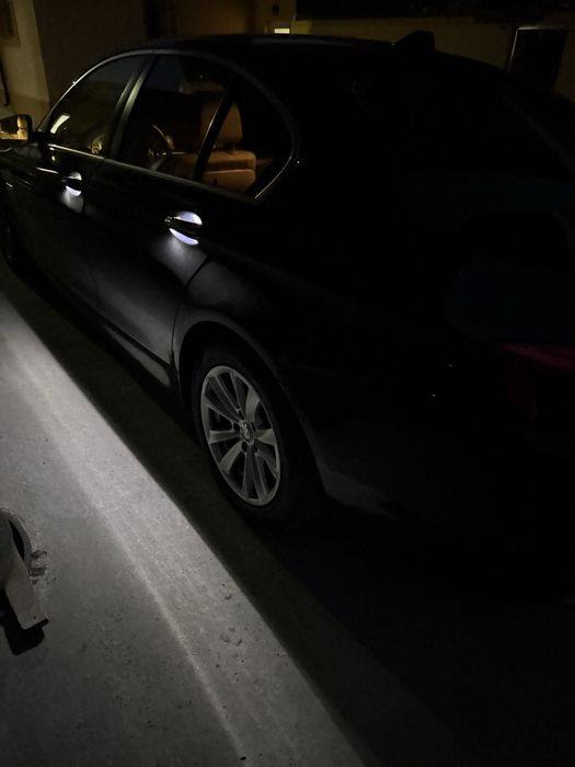 Preț: 12700€ (ușor negociabil)  Se vinde BMW Seria 5 518d, an fabricație 2016, mașină întreținută cu grijă, fără investiții necesare.