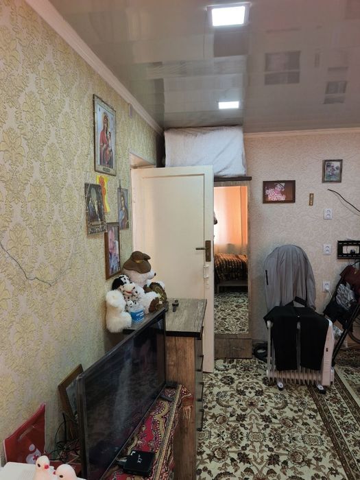 Недорого.Продам 2/2/2 Спутник -1.. среднее состояние.