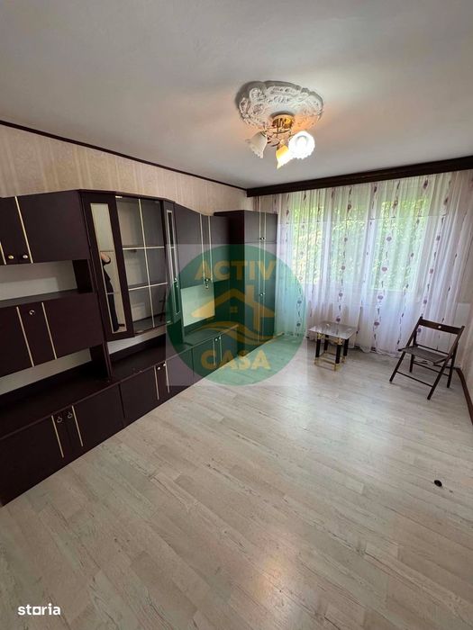 Apartament 2 camere, etaj intermediar,decomandat