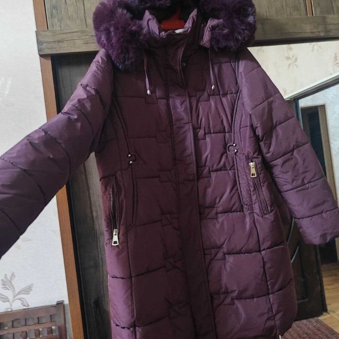 Продам женскую зимнюю куртку