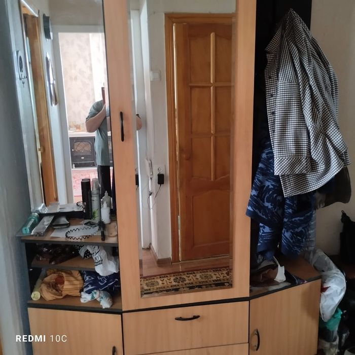 Стенка в коридор