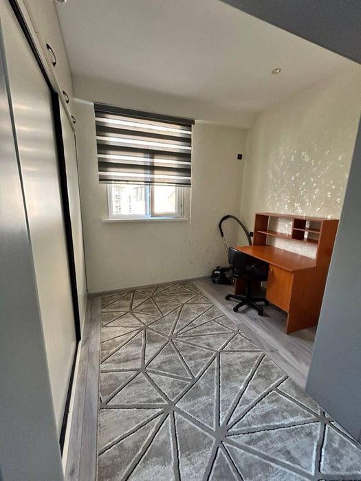 Аренда 3 комнатная на Мирабадской