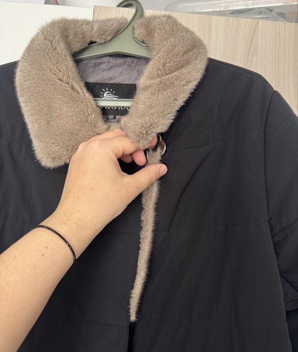 Продам куртку женскую