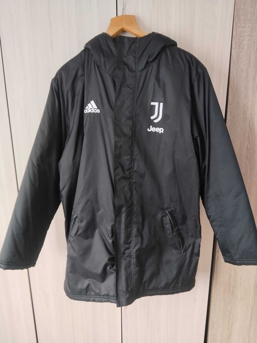 Зимно яке на Ювентус