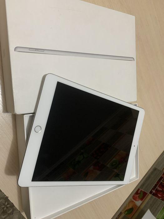 Продам iPad 7 32 ГБ