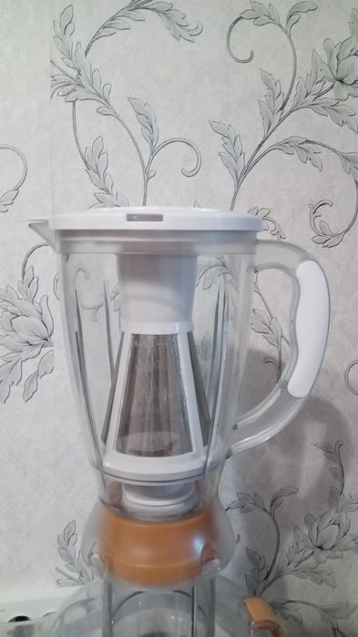 Продаётся кухонный комбайн