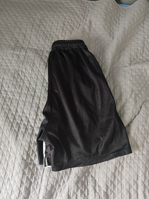 Продам шорты в отличном состоянии