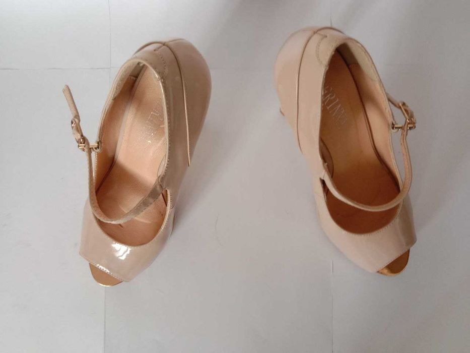 Бежевые босоножки на выход, 35 размер