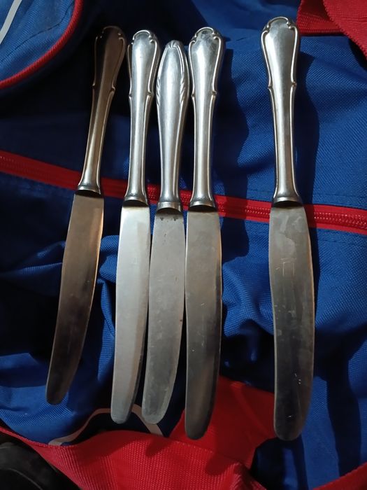 5 броя ножове-20лв