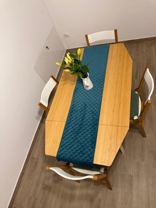 Set Masa de bucatarie din bambus cu patru scaune