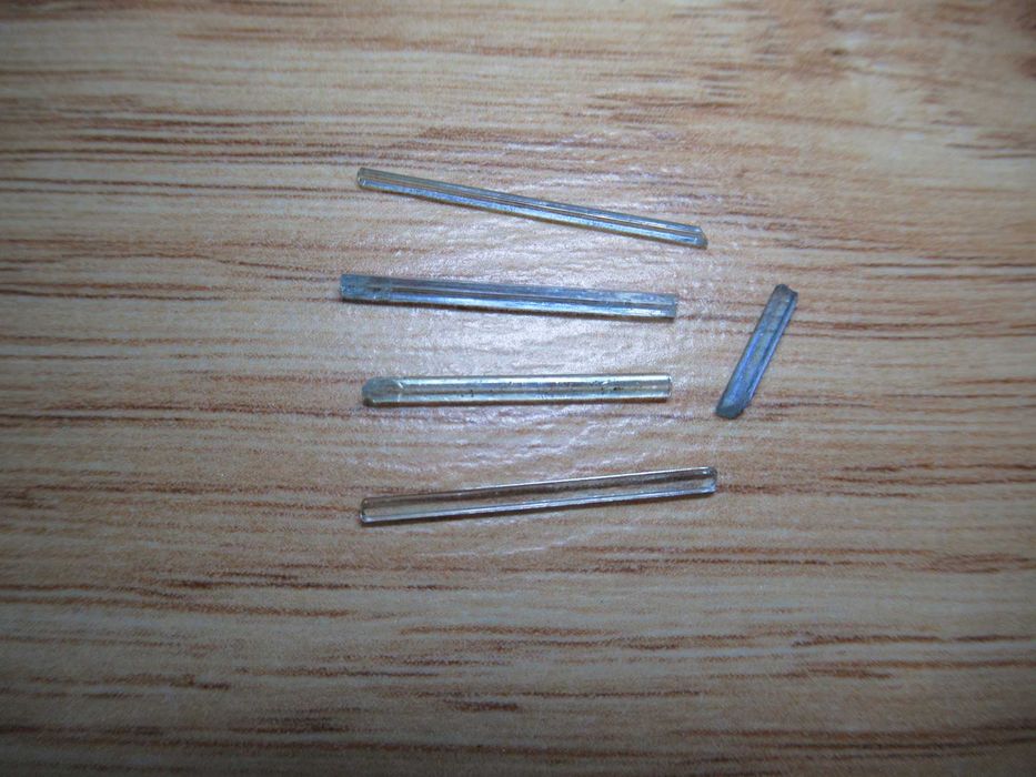 Турмалини,Рубини,Морганит,Аквамарини,Сапфири,Гранати,Лапис