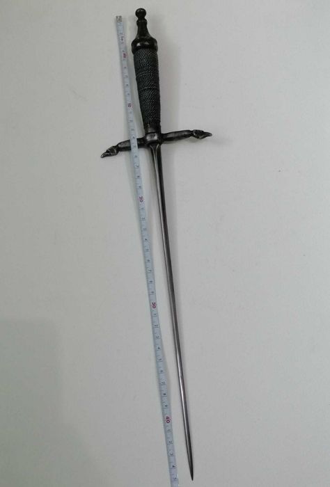 Stiletto vintage italian din Lombardia