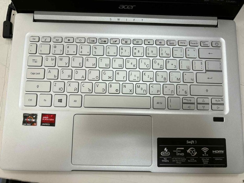 Лаптоп Acer swift 3, ползван с оригинално зарядно в отлично състояние