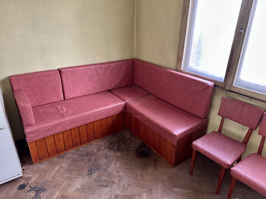 хладилник с фризер кухненски ъгъл ъглова витрина