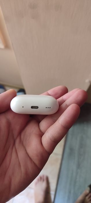 Buna ziua vând airpods pro 3  originale folosite livrare personala in Brăila