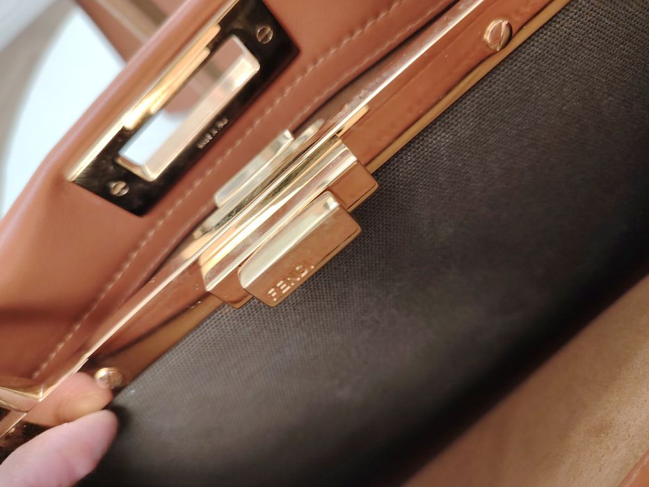 Продам сумку - " FENDI"