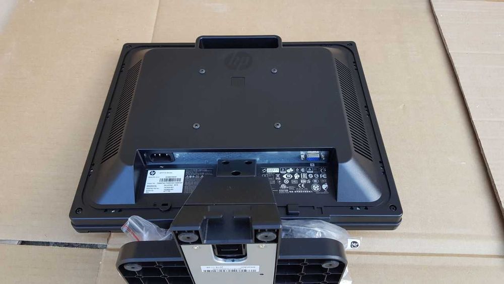 HP 17" inch monitor LED - ca NOU!