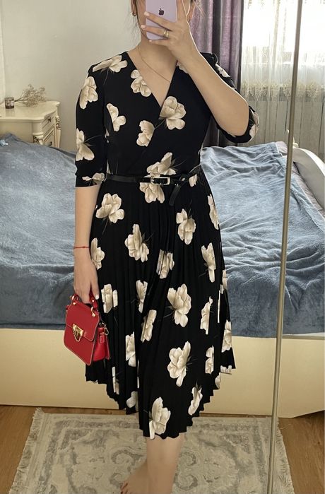 Продаю платье, сумки! не дорого!