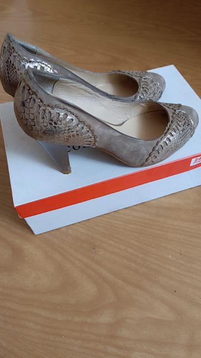 Отдам туфли женские