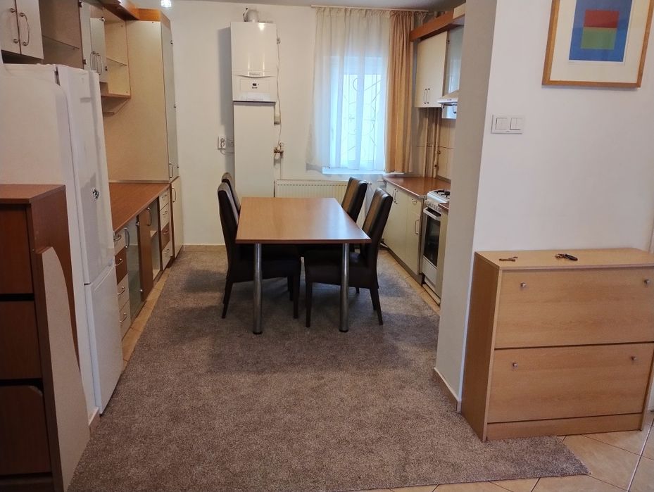 Închiriez apartament 4 camere plopilor Nr.60