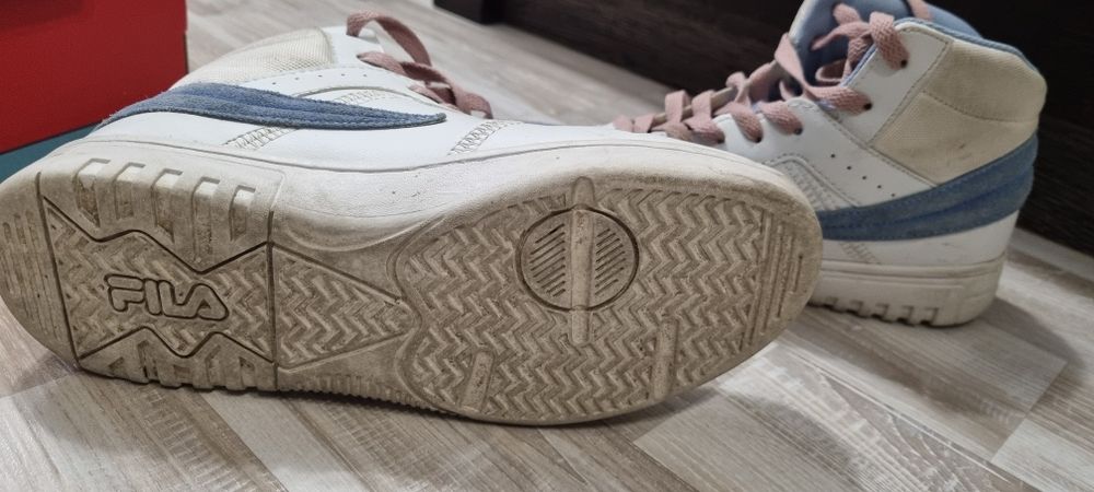 Високи кецове Fila