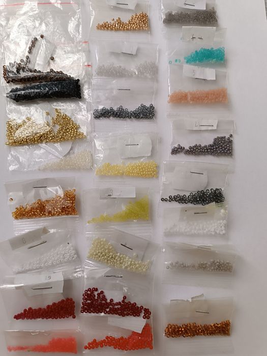 Бисер (в ассортименте)