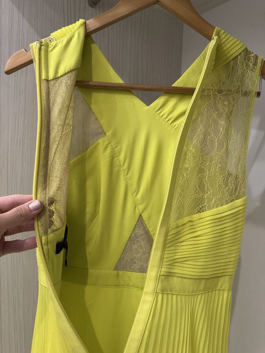 Нарядное платье BCBG