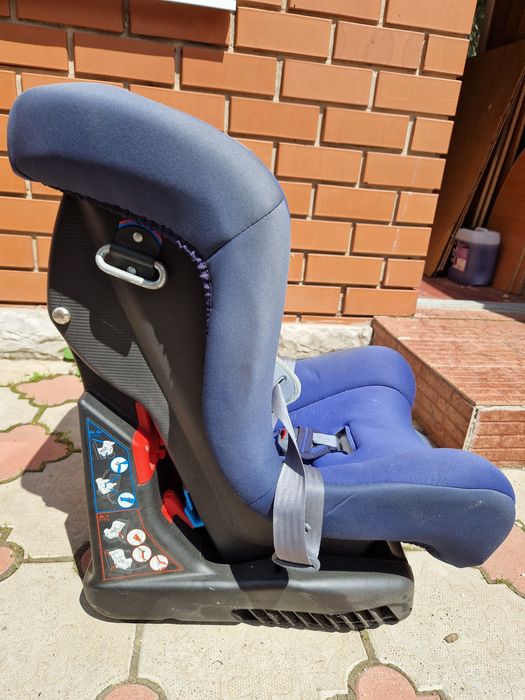 Продам детское автомобильное кресло б/у