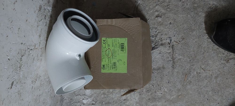 Продавам /чисто нов/комплект от 3бр. коминни тела и 3бр.колена