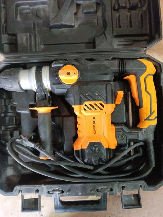 Перфоратор вихрь