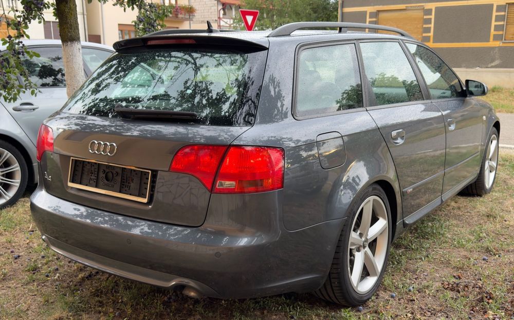 Audi A4 Avant 2.0TDI S-Line quattro manual